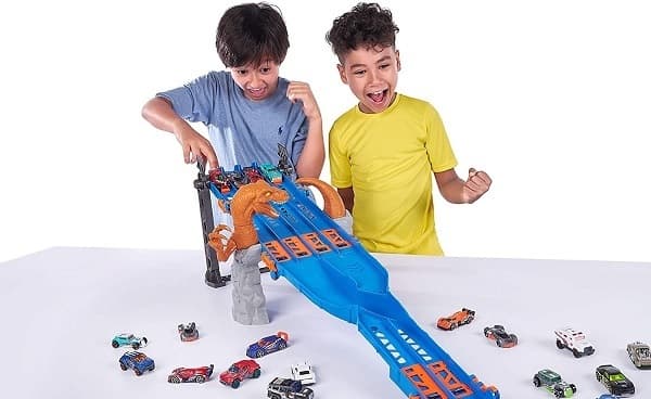 Metal Machines Raptor Attack 4 kaistalla