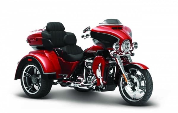 Maisto CVO Tri-Glide 2021, Rot 1:12 Modelbil