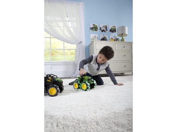 Tomy JOHN DEERE traktor med lysende hjul Monster, 46434