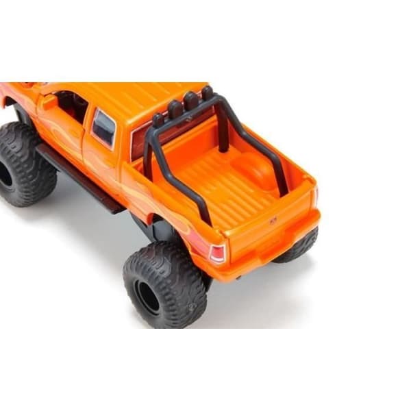 Dodge RAM 1500 modell med Siku ballongdäck skala 1:50 svart/orange