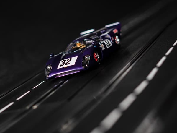 Carrera 20023973 DIGITAL 124 Bil Lola T70 MKIIIb No. 32