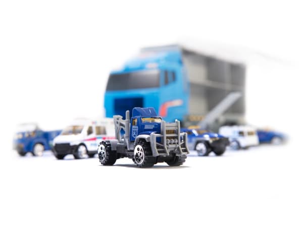 Transportör, TIR-lastbil, bärraket + polisbilar i metall