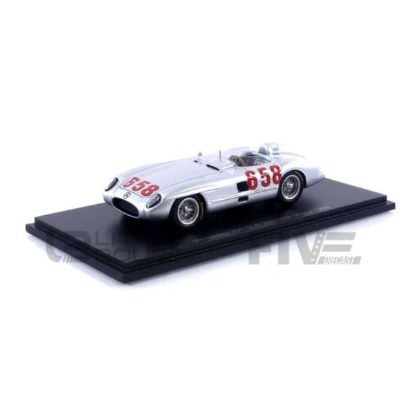 Samlarbil i Miniformat - SPARK - MERCEDES-AMG W13 E Performance - 1/43 - Grå / Blå - S8557