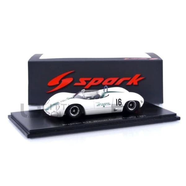 Samlarbil i miniatyr - SPARK 1/43 - BRABHAM BT8 - Vit / Grön - S7085