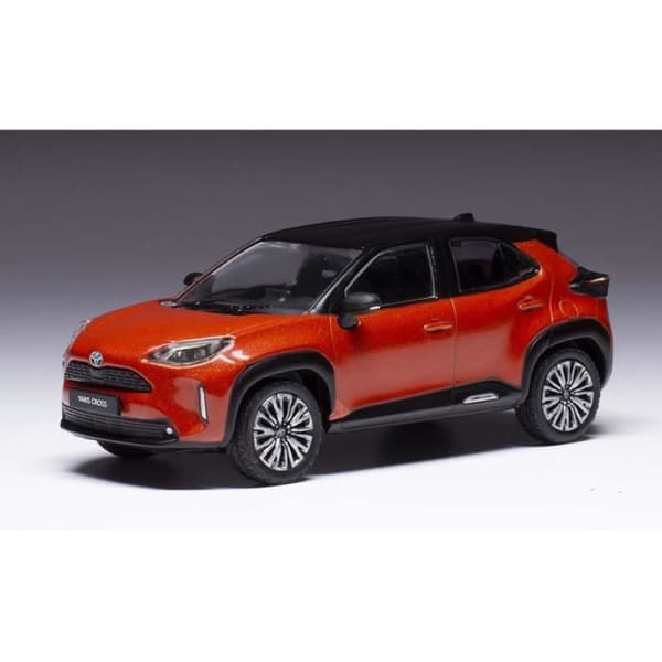 Monterade miniatyrer - Toyota Yaris Cross Orange 2022 1/43 IXO