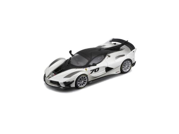 Ferrari FXX-K Evo 2017 70 valkoinen 1:43 BBURAGO BBURAGO