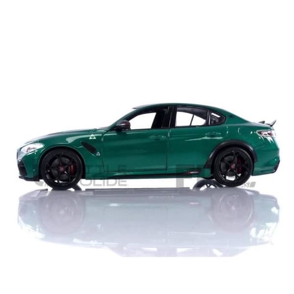Samlarbil i miniatyr - BBURAGO - ALFA-ROMEO Giulia GTA - 1/18 - Verde Montreal - 2020