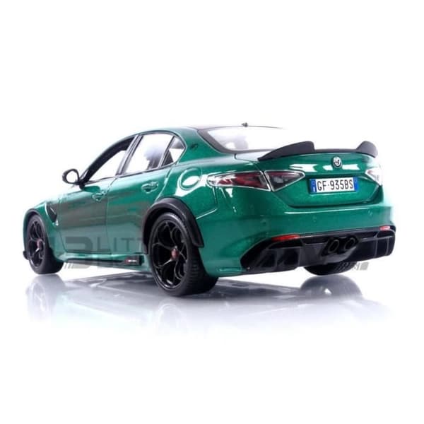 Samlarbil i miniatyr - BBURAGO - ALFA-ROMEO Giulia GTA - 1/18 - Verde Montreal - 2020