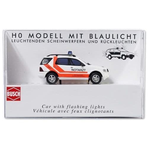 Modelljärnväg - BUSCH ENVIRONNEMENT - Mercedes Classe M - Akutläkare