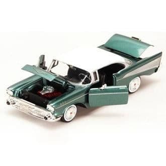 Miniatyrbil Chevrolet Bel Air (1957) färg Metallic grön (skala 1:24 av Motor Max 73228G)