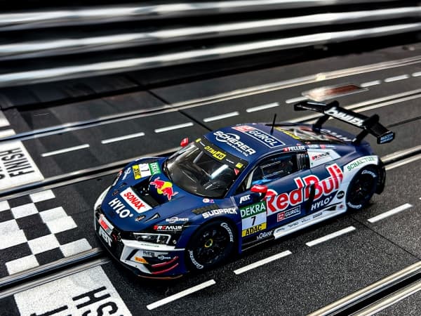 Carrera Digital 132 20032044 Audi R8 LMS GT3 Red Bull DTM (20032044)