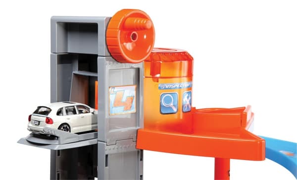 1:43 Street Fire Mega Dealer Showroom Garage