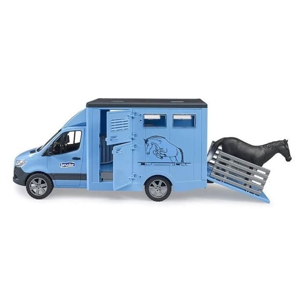 Mercedes Benz Sprinter lastbil med häst