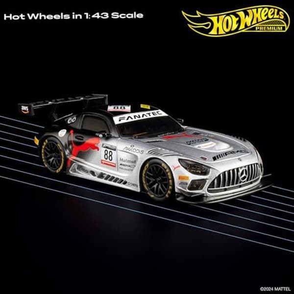 Hot Wheels Mercedes AMG GT3 Evo, Premium Samlarbil Skala 1/43, Real Riders Däck, Kaross och Chassi