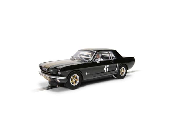 Miniatyrfordon - Monterad terrängmaskin Scalextric - C4405 - Ford Mustang - Svart och guld
