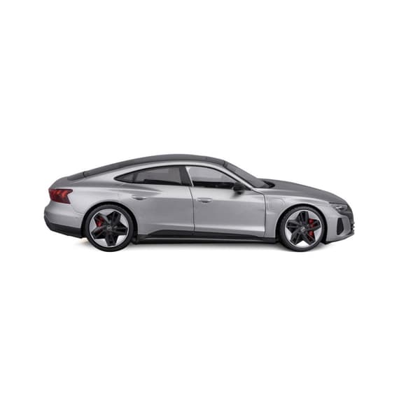 Audi RS e-tron GT silverfärgad skalamodell 1:18 BBURAGO