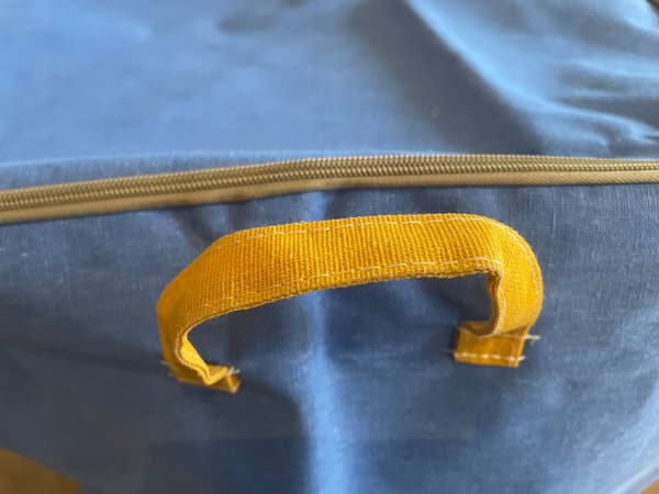 SUURI LAUKKU KORVILLA JA LELUTELINEELLÄ 3XL 220L VAHVISTETTU KULJETUSLAUKKU