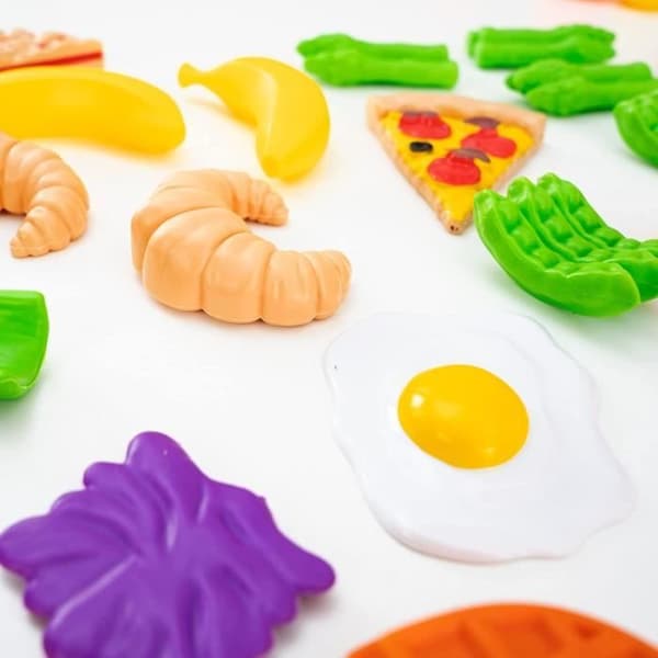 KidKraft - 115 kökstillbehör för barn inklusive frukt, grönsaker, pizza, låtsasvåfflor