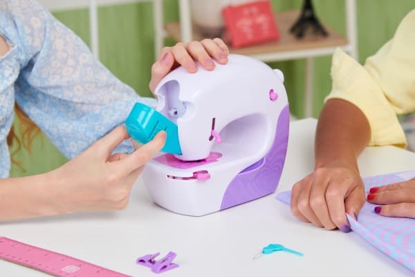 Cool Maker Stitch N Style Fashion Studio