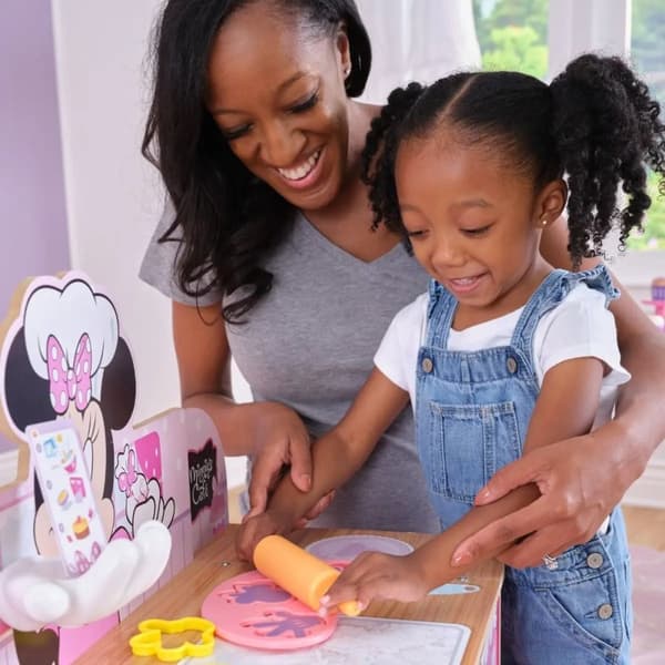 Kidkraft Minnie Mouse Bageri & Café Lekkök i Trä