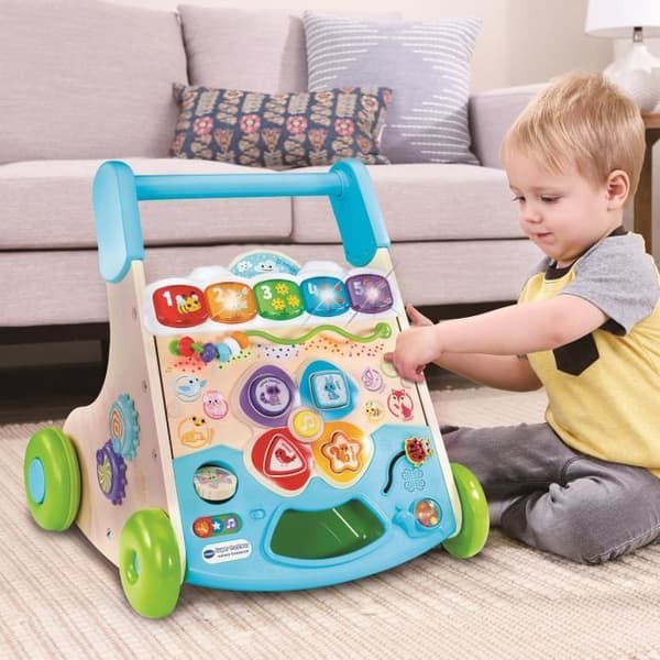VTECH SUPER INTERAKTIV NATURTRAVER (LEGETØJ MED FSC-CERTIFICERET TRÆDEL)