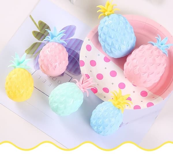 Squishy Ananas - Klämleksak Stressboll - 1 st