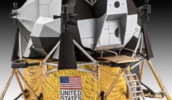 Revell 03701 Apollo 11 Lunar Module Eagle Science Fiction (byggsats) 1:48