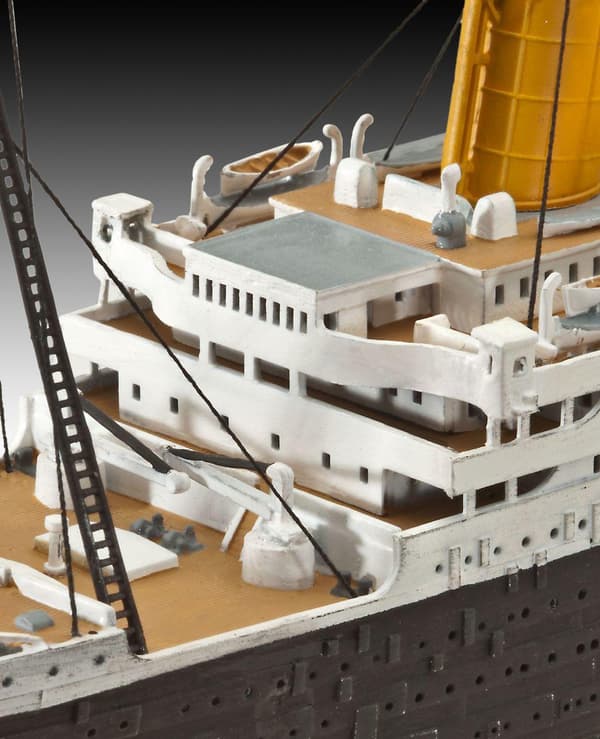 Revell Boat RMS Titanic - Kit - 1:700