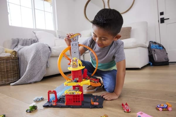 Hot Wheels City Super Loop Fire Station, 4 år, Plast, Flerfarget