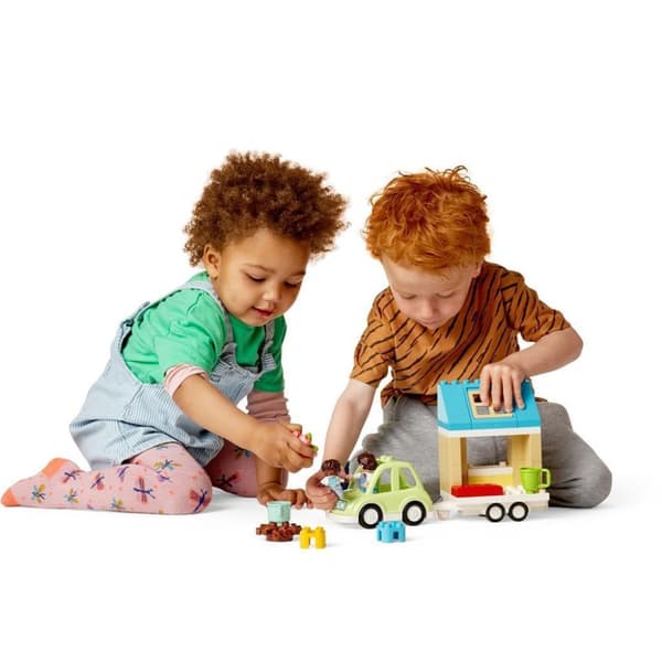 Lego Duplo 10986 Perhetalo pyörillä