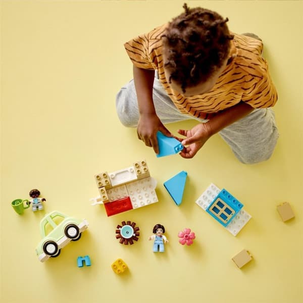 Lego Duplo 10986 Perhetalo pyörillä