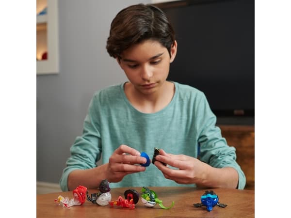 Bakugan Customizable Action Figure Assorted, Lentävä hyrrä, 6 vuosi/vuosia