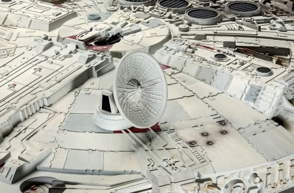 1:72 Revell 05659 Millennium Falcon - Star Wars - Gavesæt Plastic Model Kit