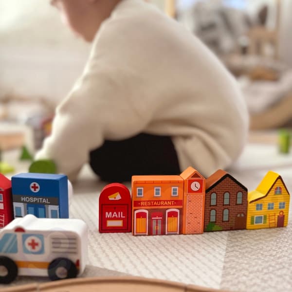 TOOKY TOY Puinen rakennusten ja hahmojen sarja Kaupunki