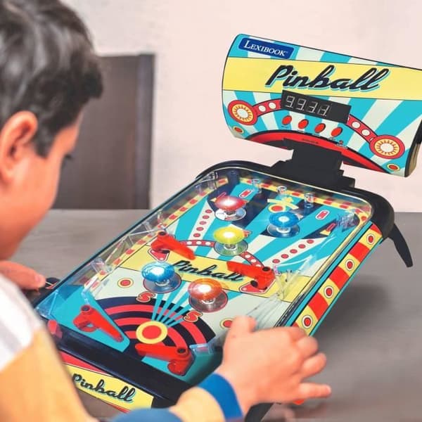 Elektronisk flipperspel med ljus- och ljudeffekter