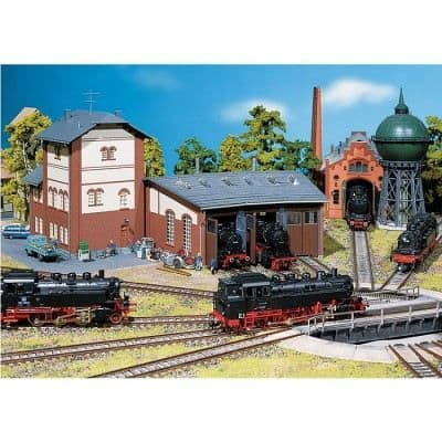Modelltillverkning - Locomotive roundhouse - 3 platser