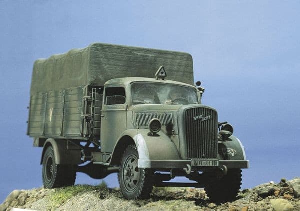 Muovimalli Opel Blitz