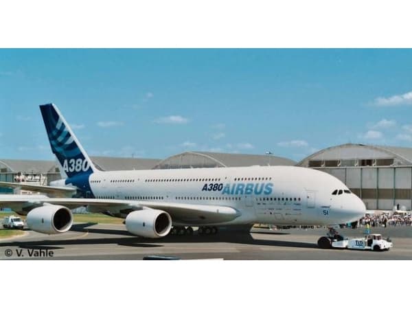Revell Airbus A 380 New livery 04218 1:144 - lentokonemallisarja Revell Airbus A 380 New livery 04218 1:144