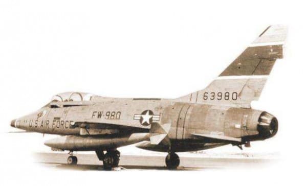 1:72 F-100F Super Sabre