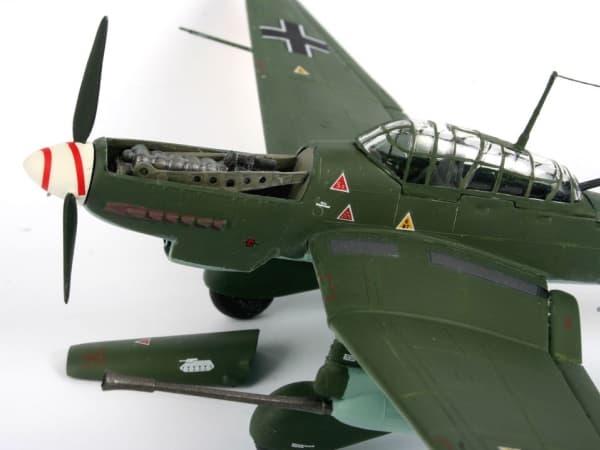 Revell Junkers Ju 87 G/D Tank Buster, Luftfarkostmodell med fast vinge, Monteringssats, 1:72, Junkers Ju 87, Plast, Second World War