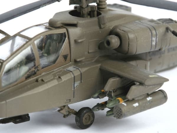 Revell AH-64D Longbow Apache, Helikoptermodell, Monteringssats, 1:144, AH-64D Longbow Apache, Plast, Ambitiös