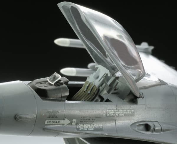 REVELL Souvenir US AIR FORCE 75TH 1/72