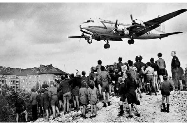 Berlin Airlift 75-årsjubileum 1:72 presentförpackning