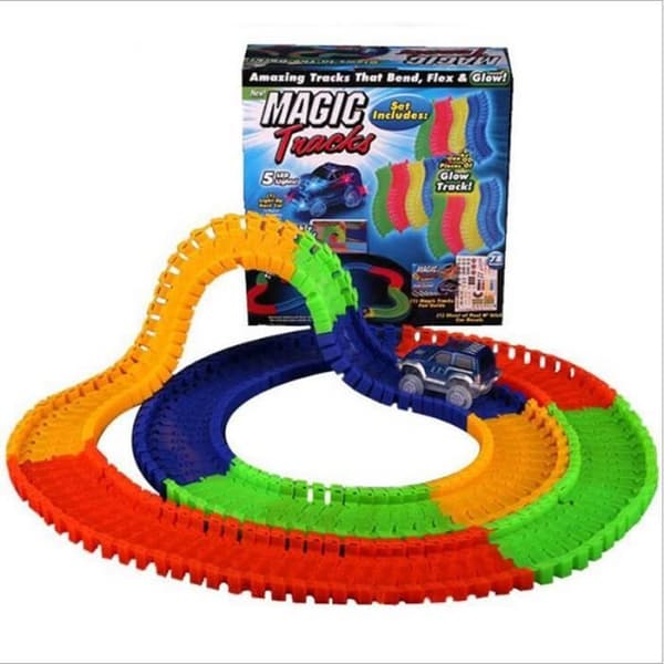 Magic Tracks Bend, Flex och Glow Racetrack med 11-fots 220-delad Glow in Dark Track och 1 racerbil