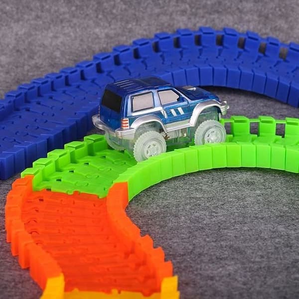 SHOP-STORY - Magic Circuit Magic Tracks Flexibel Glow In The Dark 240 stycken Otroligt roligt och modulärt som lyser