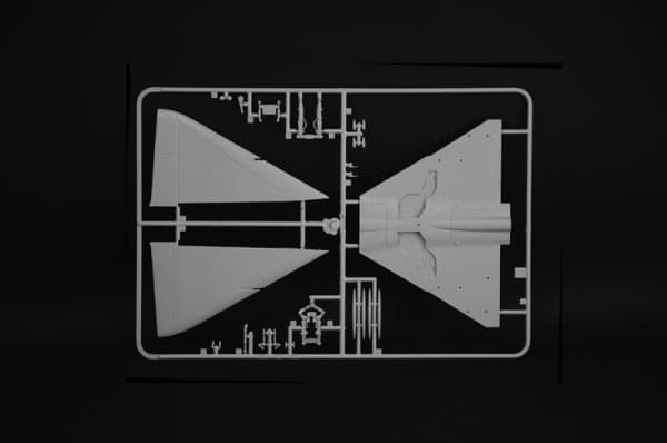 Italeri Plastic Mirage III E malli 1/48