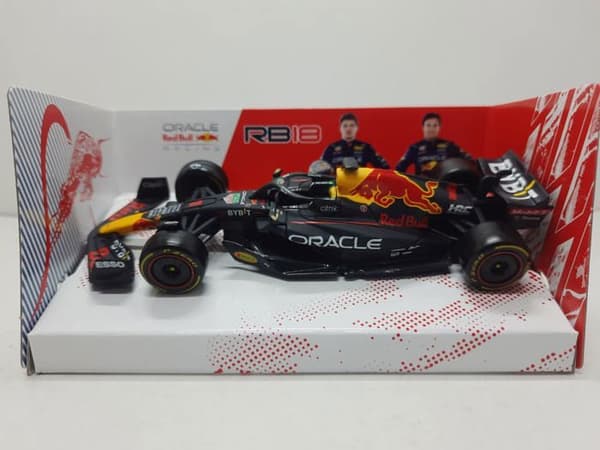 FORMULA 1 REDBULL RB18 1 M. VERSTAPPEN 1/43 SKALA KOLLEKTIONSBIL