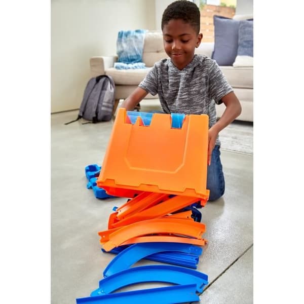 Krets - HOT WHEELS - Deluxe Box - 36 delar - 2 launchers - 2 fordon
