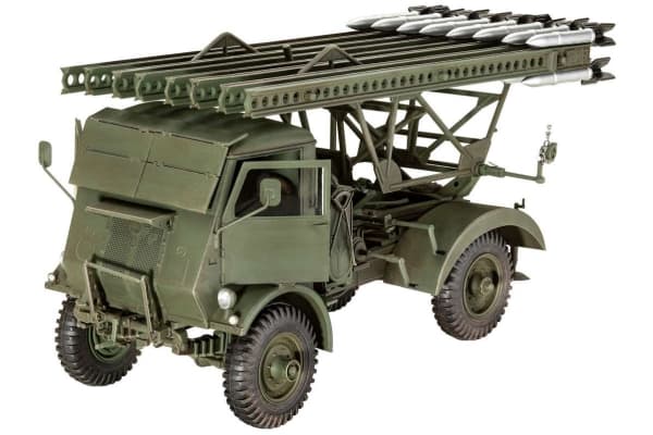 Model Set W.O.T. 8 BM-13-16 Katyusha/Cargo 1:35
