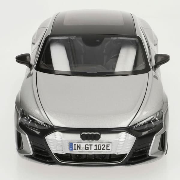 Bil Bburago GT-Audi RS E-TRON GT 2022 1:18